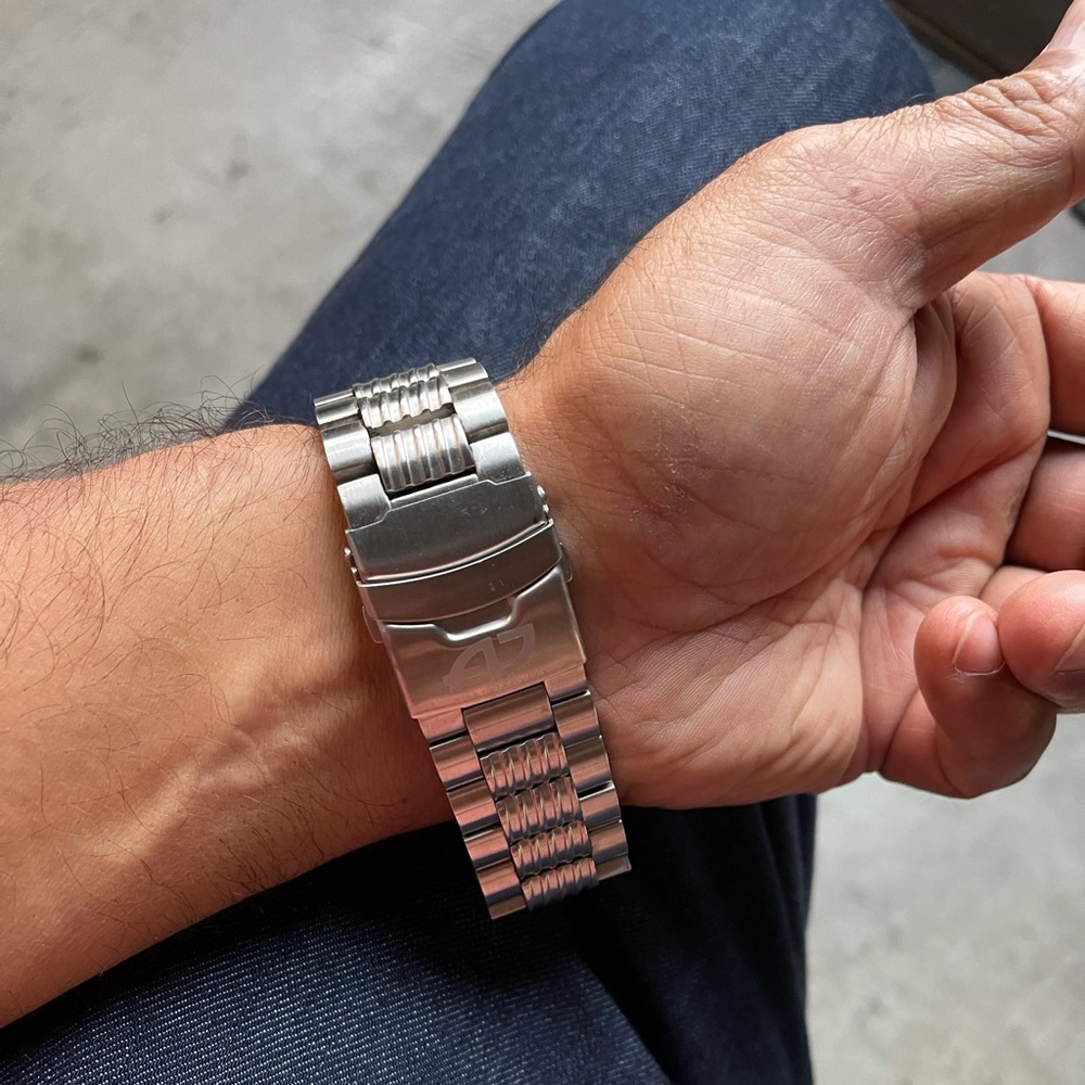 Watch - Picture 8 of 9